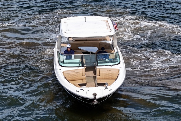 32ft Sea Ray Yacht For Sale