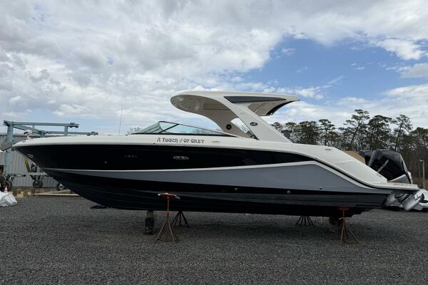 2023 Sea Ray 32 SLX 310 OB