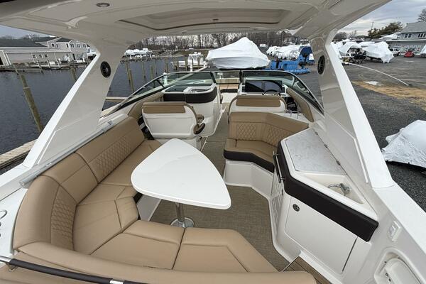 32ft Sea Ray Yacht For Sale
