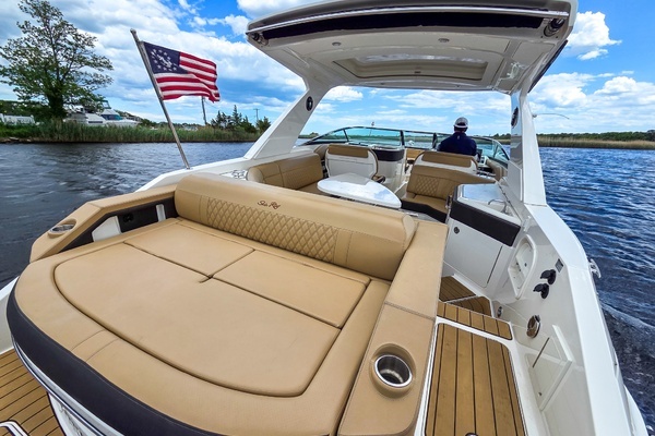 2023 Sea Ray 32
