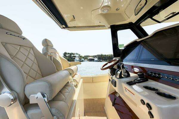 Chris-Craft Catalina 30 Yacht For Sale