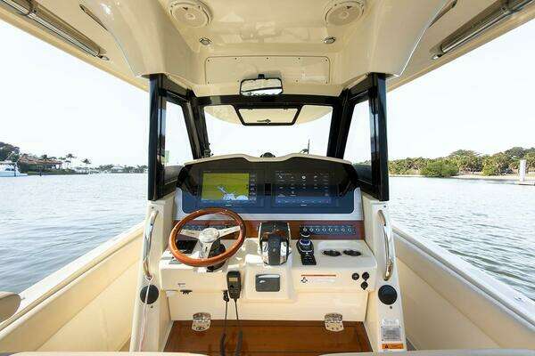 Chris-Craft Catalina 30 Yacht For Sale