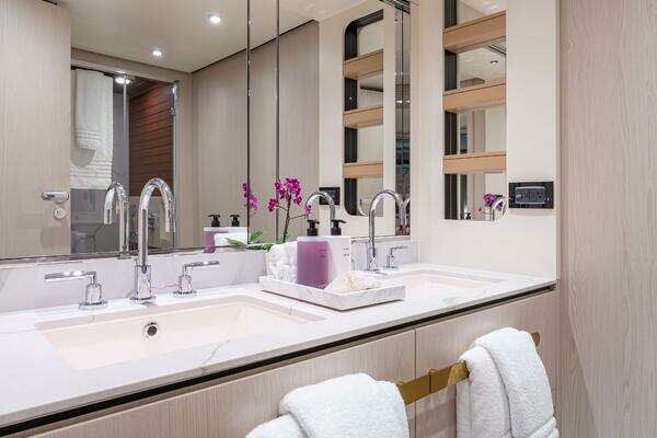 Azimut 78 Yacht For Sale