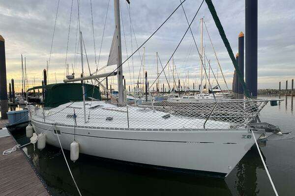 Photo of the 1999 Beneteau 381 "The Originals"