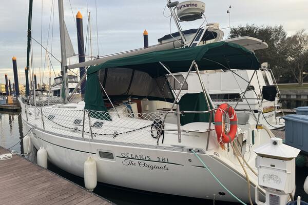 The Originals 38ft Beneteau Yacht For Sale