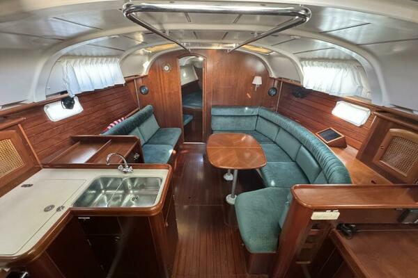 The Originals 38ft Beneteau Yacht For Sale