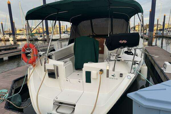Photo of the 1999 Beneteau 381 "The Originals"