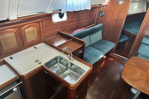 The Originals 38ft Beneteau Yacht For Sale
