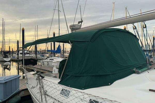 Photo of the 1999 Beneteau 381 "The Originals"
