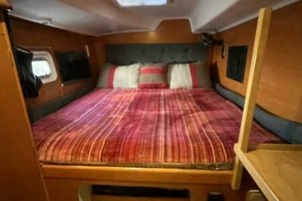 Herkee 38ft Lagoon Yacht For Sale