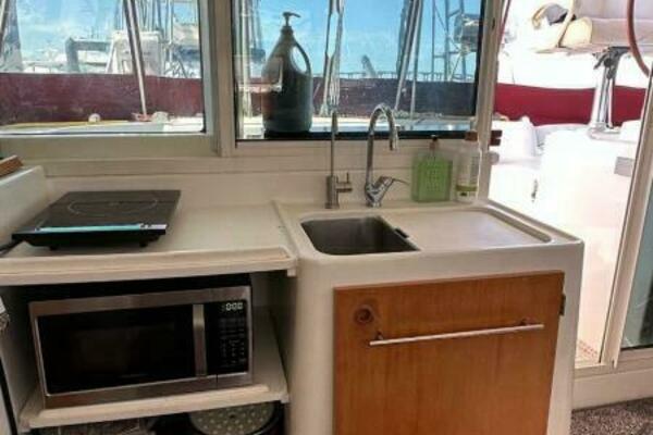 Herkee 38ft Lagoon Yacht For Sale