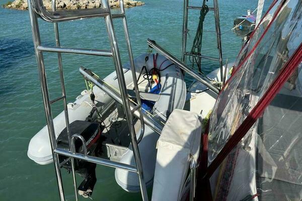 Herkee 38ft Lagoon Yacht For Sale