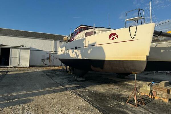 Herkee 38ft Lagoon Yacht For Sale