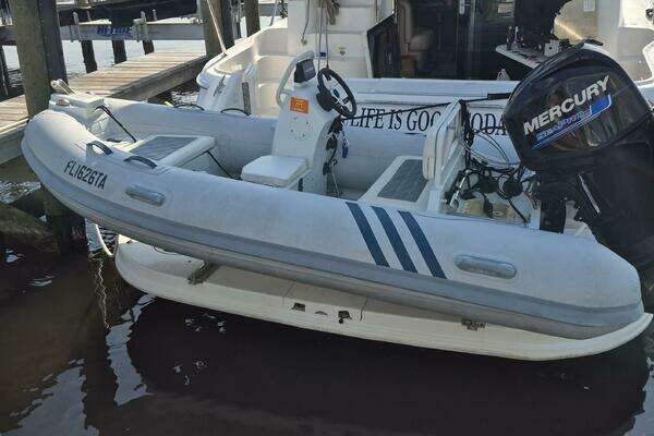 Sea Ray 480 Sedan Bridge Yacht For Sale