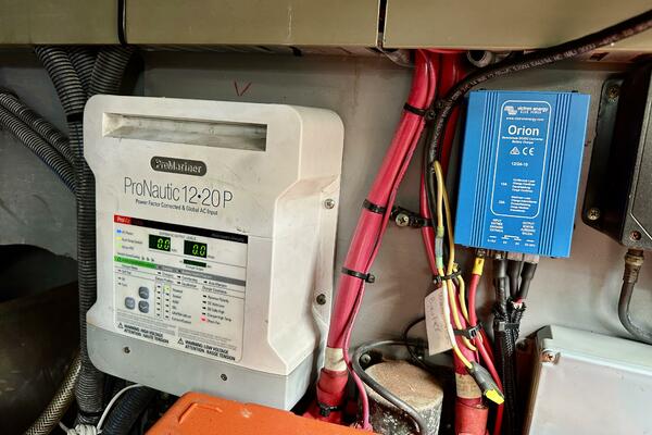 Sea Ray 48 LIFE IS GOOD TODAY - Engine Room