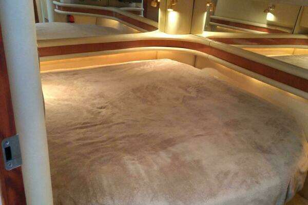 Sea Ray 480 Sedan Bridge Yacht For Sale