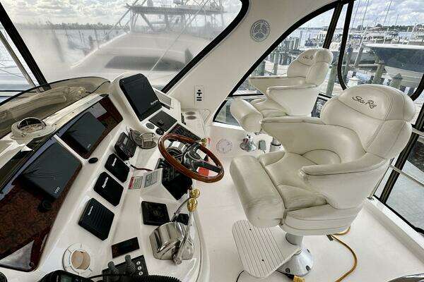 Sea Ray 480 Sedan Bridge Yacht For Sale