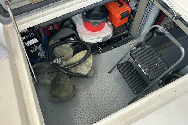 Sea Ray 48 LIFE IS GOOD TODAY - Engine Room