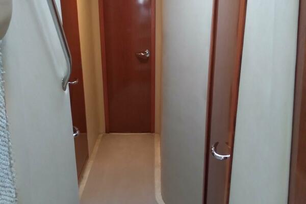 Sea Ray 48 LIFE IS GOOD TODAY - Companionway 