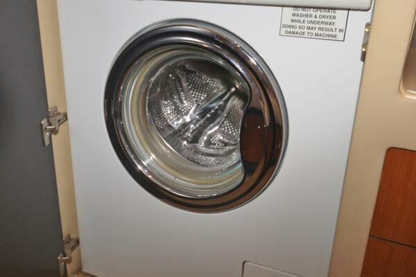 Sea Ray 48 LIFE IS GOOD TODAY - Washer/Dryer Combo