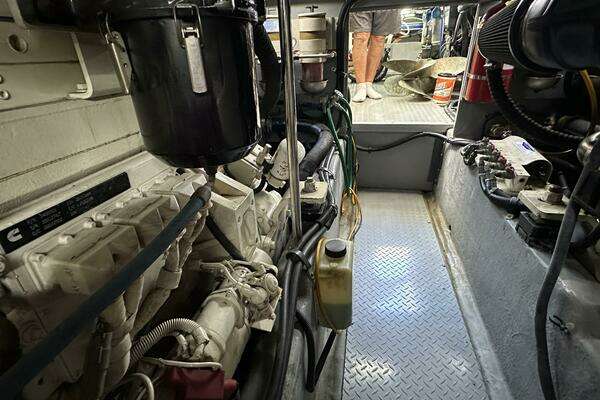 Sea Ray 480 Sedan Bridge Yacht For Sale