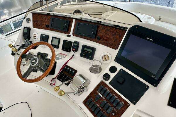 Sea Ray 480 Sedan Bridge Yacht For Sale