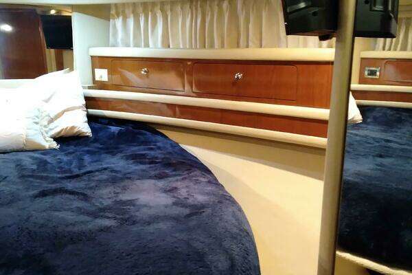 Sea Ray 480 Sedan Bridge Yacht For Sale