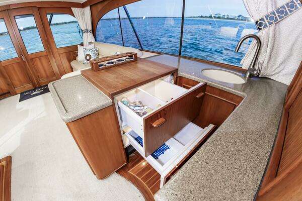 Jarrett Bay 54 Yacht For Sale