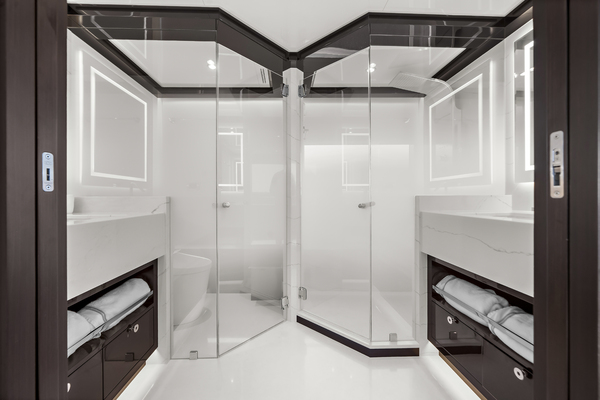 106ft Ocean Alexander Yacht For Sale