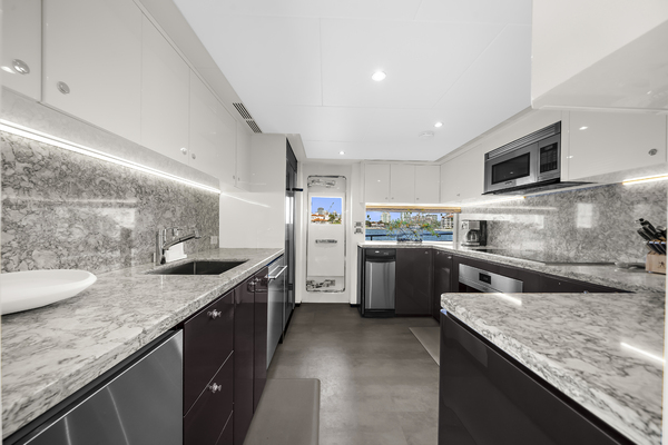 106ft Ocean Alexander Yacht For Sale