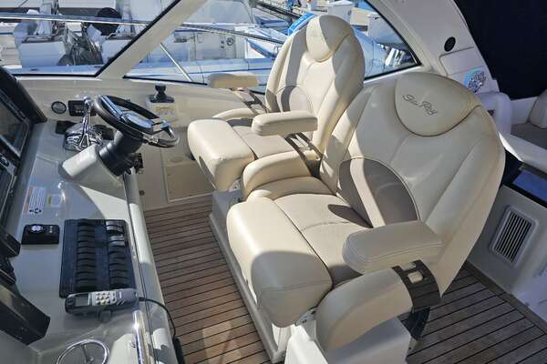Sea Ray 500 SUNDANCER Yacht For Sale