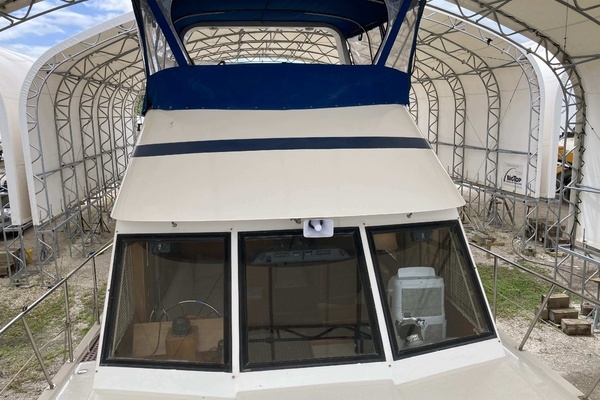 Photo of the 1986 Heritage East Sundeck 36 "Honey Badger"