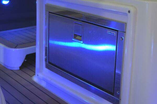 2008 Cruisers Yachts 39