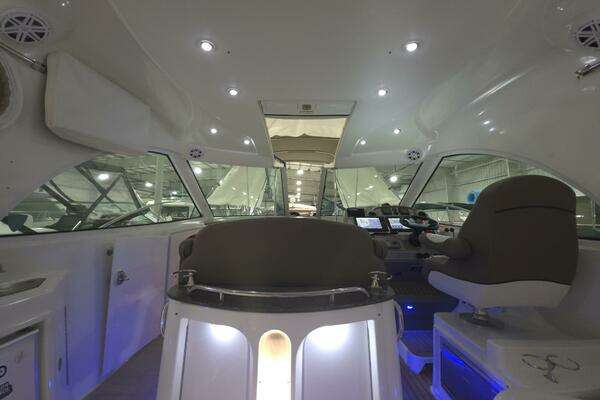 2008 Cruisers Yachts 39