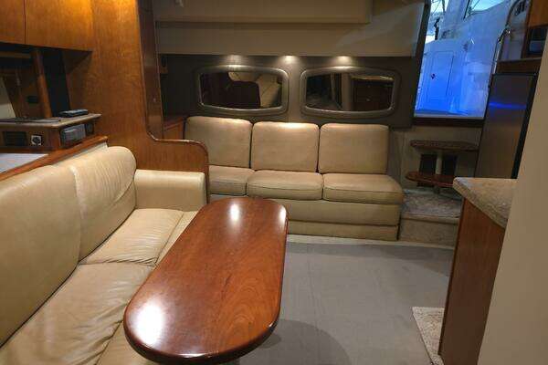 2008 Cruisers Yachts 39