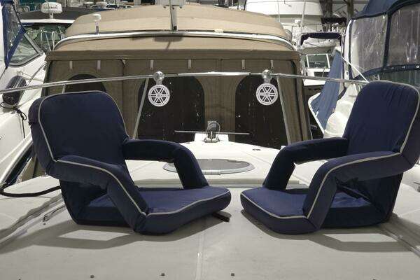 2008 Cruisers Yachts 39