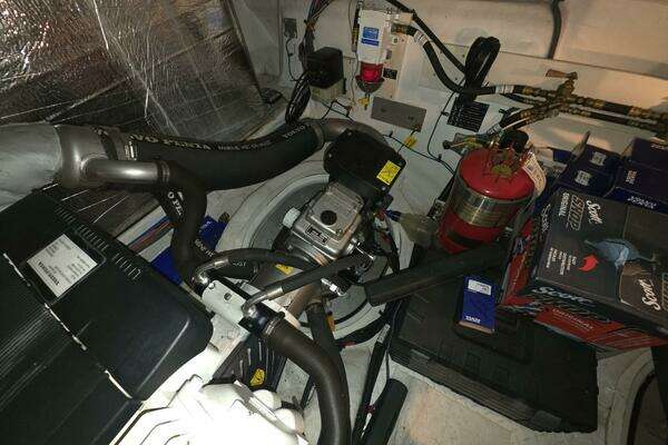 2008 Cruisers Yachts 39