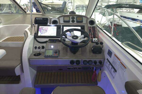 2008 Cruisers Yachts 39