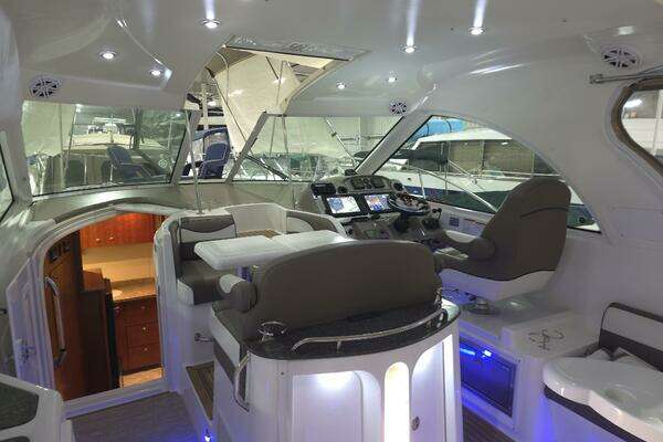 2008 Cruisers Yachts 39