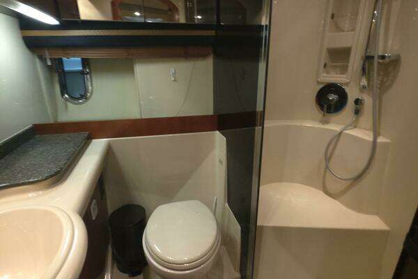 2008 Cruisers Yachts 39