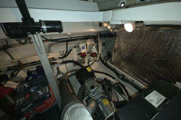 2008 Cruisers Yachts 39