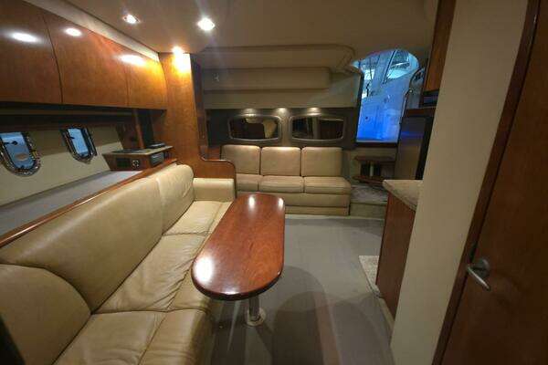 2008 Cruisers Yachts 39