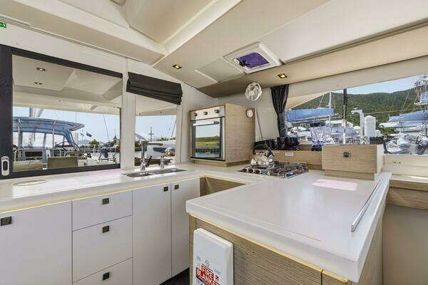 Fountaine Pajot Astrea 42 Yacht For Sale
