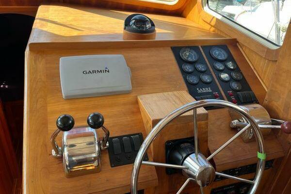 Glass Machine 36ft Sabreline Yacht For Sale