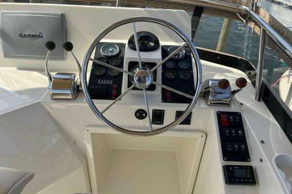 Glass Machine 36ft Sabreline Yacht For Sale