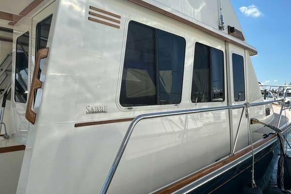 Glass Machine 36ft Sabreline Yacht For Sale