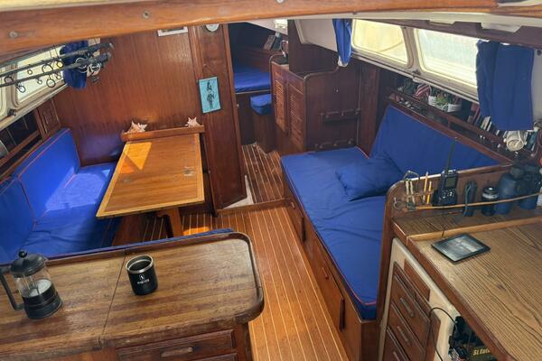 Redshift 41ft Capital Yacht For Sale