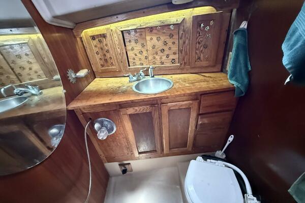 Redshift 41ft Capital Yacht For Sale