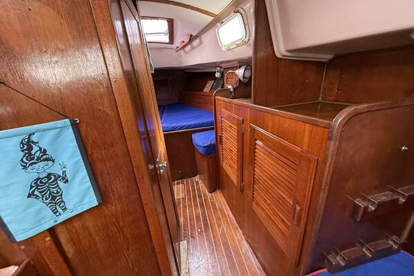 Redshift 41ft Capital Yacht For Sale
