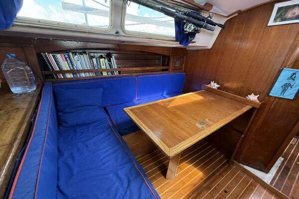 Redshift 41ft Capital Yacht For Sale